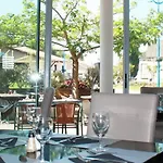 Le Midi Hotel