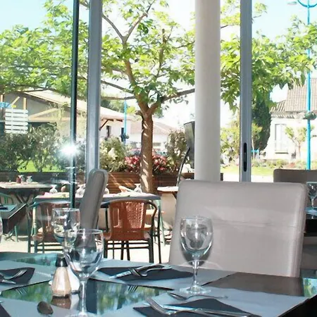 Le Midi Hotel