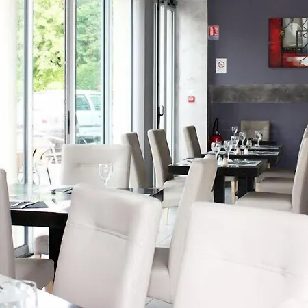 Hotell Le Midi Montaigu-de-Quercy