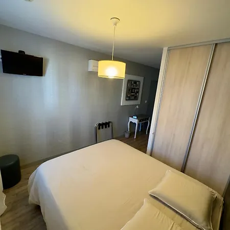 Le Midi Hotel Montaigu-de-Quercy